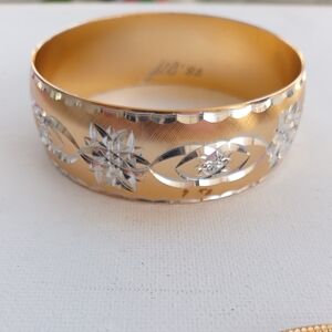 Vintage Floral Bangle